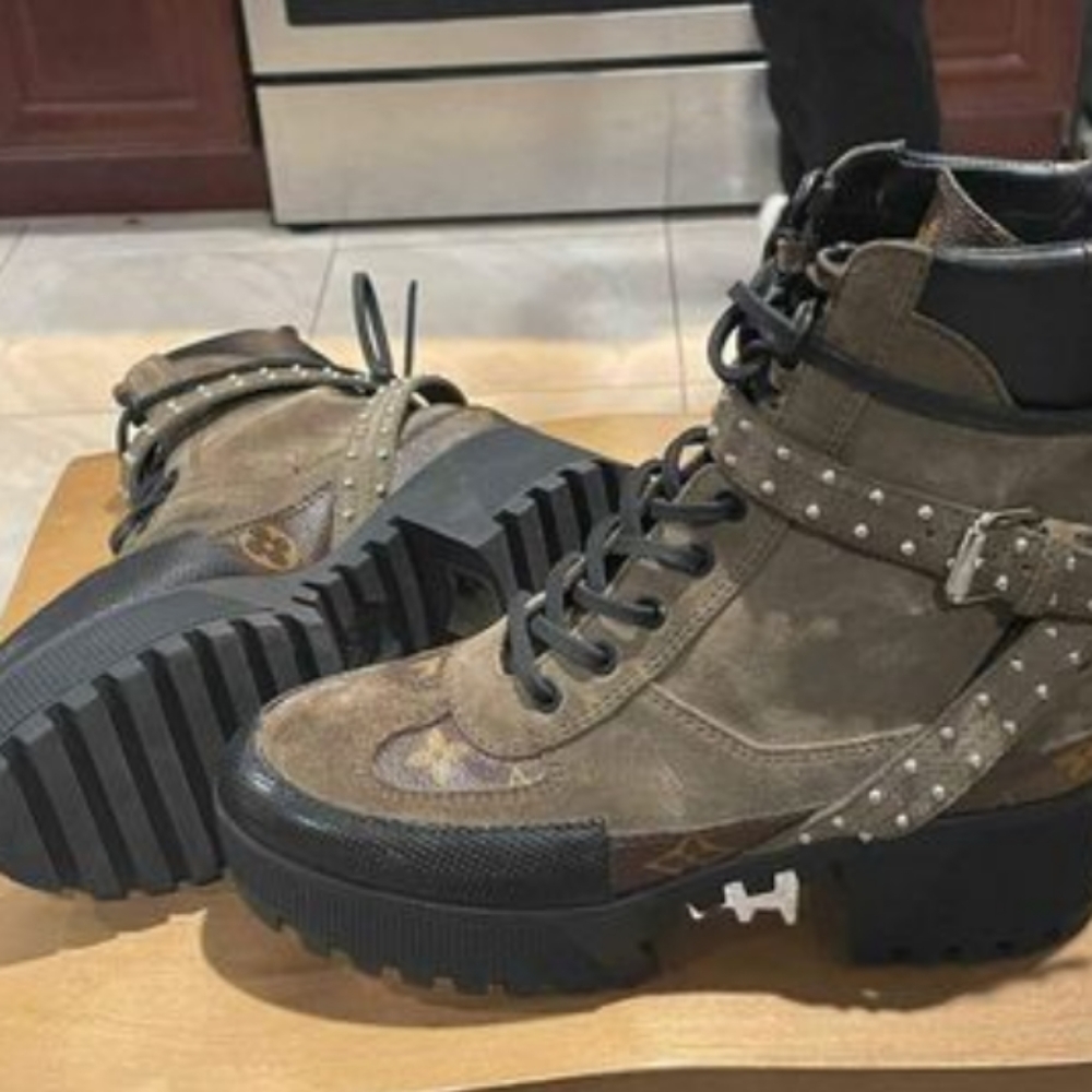 LV combat boots size 6.5W - Picture 10 of 10